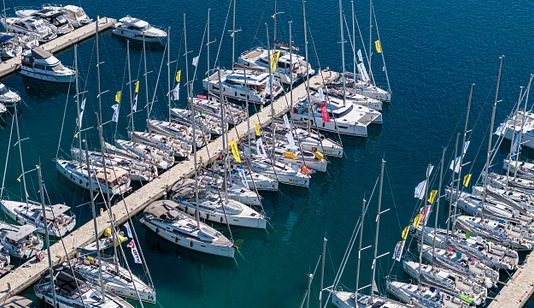 Marina z dronu